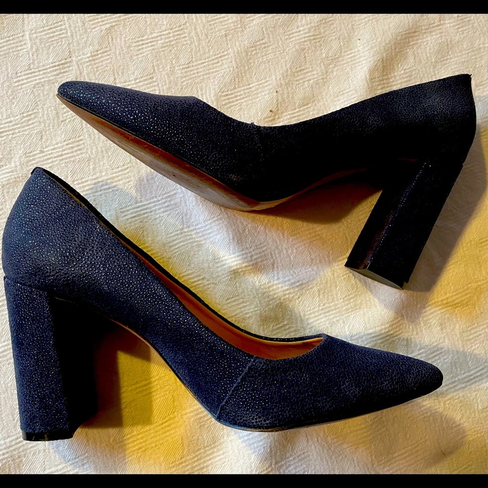 Ultrachic Banana Republic blue leather block heels